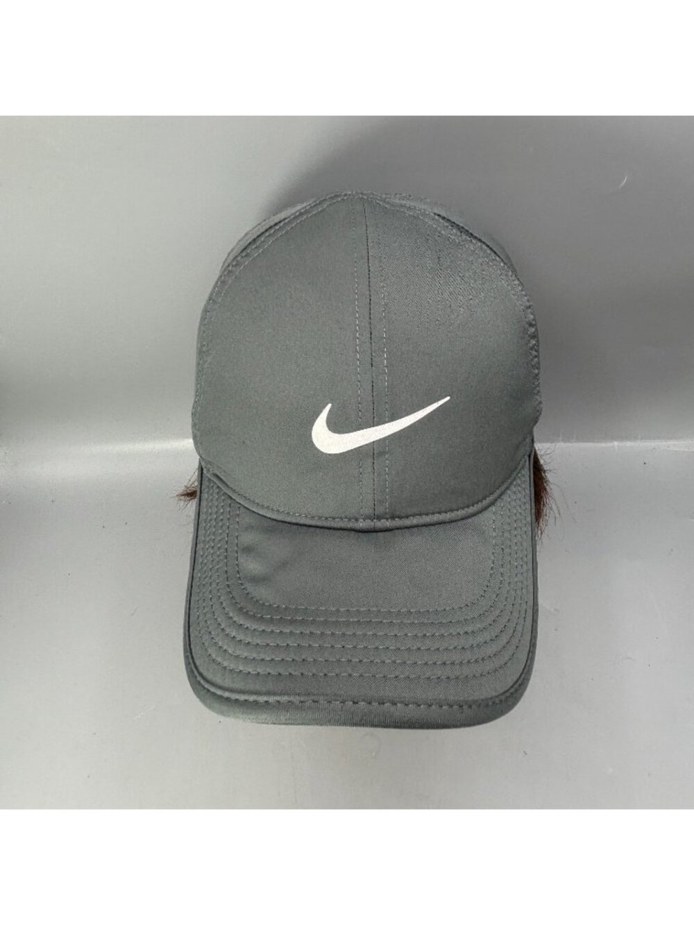 Nike Dri Fit Featherlight Golf Hat Womens One Size Gray Swoosh Logo Hook & Loop